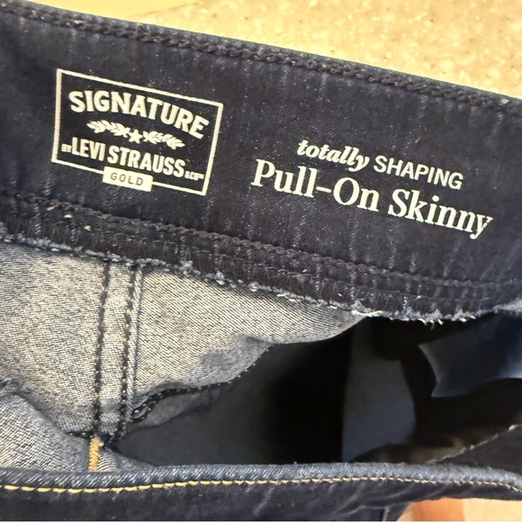 Signature by Levi Strauss Skinny Blue Jeans Modern Fit Pull On (Jeggings) - Picture 7 of 9